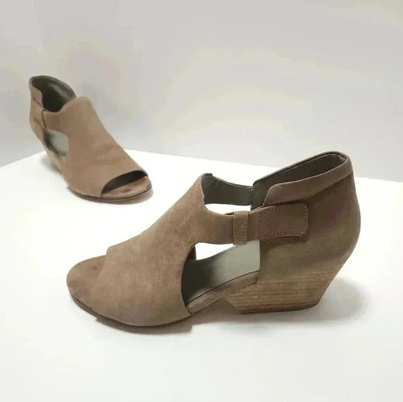 Eileen Fisher Shoes - Eileen Fisher Womens Wedge Sandals Size 9 Tan